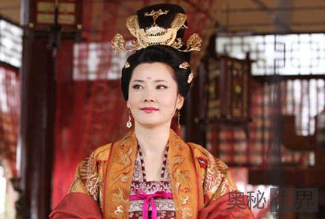 韦皇后欲效仿武则天称帝被斩首