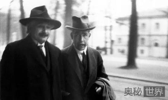 爱因斯坦为什么不相信“上帝会掷骰子”？