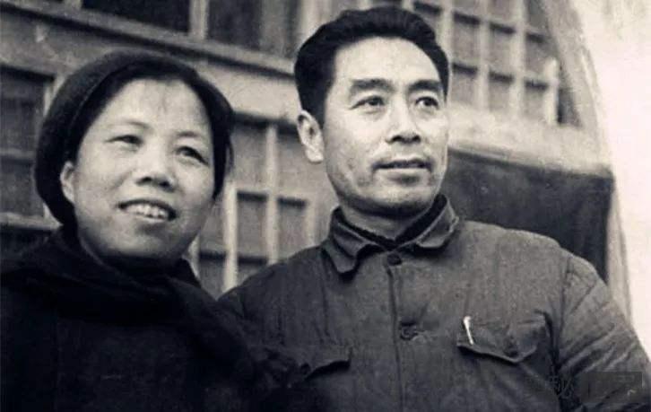 邓颖超回忆：一直被周恩来压低
