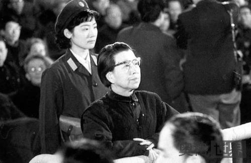 江青被隔离审查时的生活