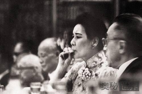 真实的宋美龄：为保持身材吸烟