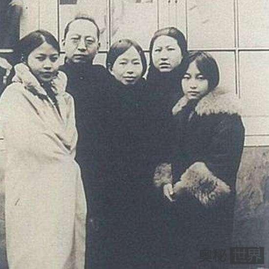 柳亚子用美女笔名每日收情书千封
