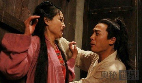 被西门庆玩弄的两位美艳厨娘悲惨命运