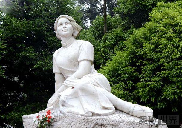 张露萍：打入军统的女情报英雄