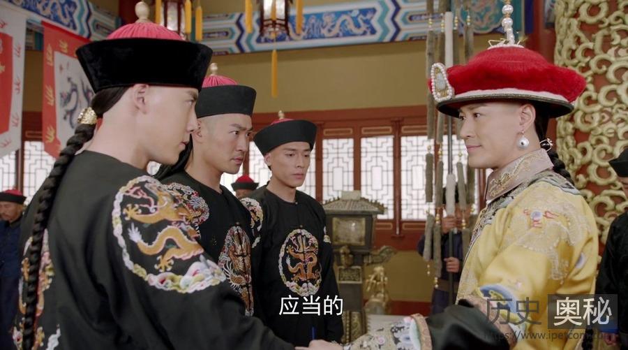 皇太极成为后金大汗，为何还要向代善下跪，行三跪九叩之礼？