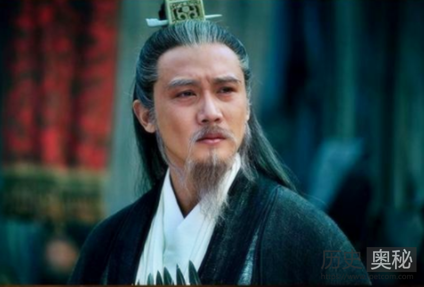 诸葛亮为何要放弃曹操而投向刘备呢？