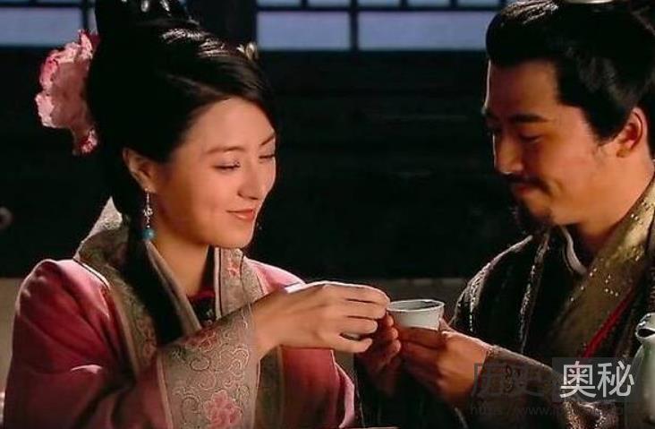 卢俊义的夫人贾氏为何要出轨李固？