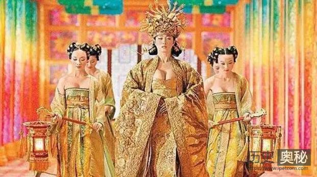 唐朝女性都爱袒胸露乳吗？