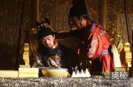 明朝末代皇帝朱由检一生中做过哪些愚蠢的决定？