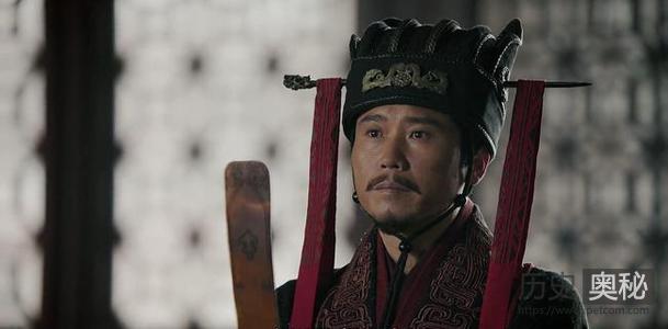 李斯被腰斩时，满朝文武为何没有人为他求情？