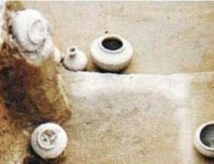 汉少帝刘辩死后为何会被葬入太监的墓穴？